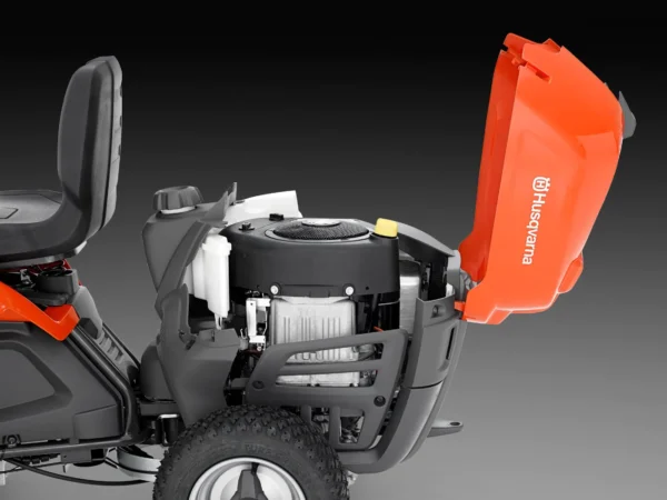 Husqvarna R 112C mit Mähdeck Combi 85 – Winterpaket mit Schneeschild, Gummileiste und Schneeketten – Modell 2025 - Image 8